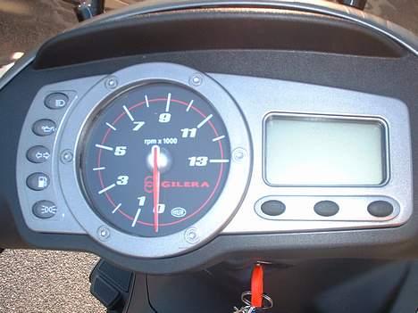 Gilera runner sp (Totalskadet) - analog omdrigningstæller og digital speedometer billede 5