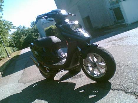 PGO Hot 50  - Der står den jo (: (uden støttefod) billede 1