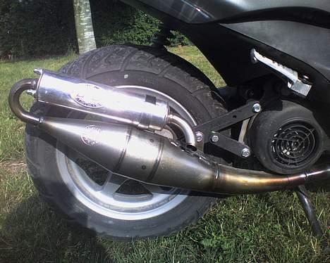 Yamaha Jog R solgt - Leovince TT billede 6