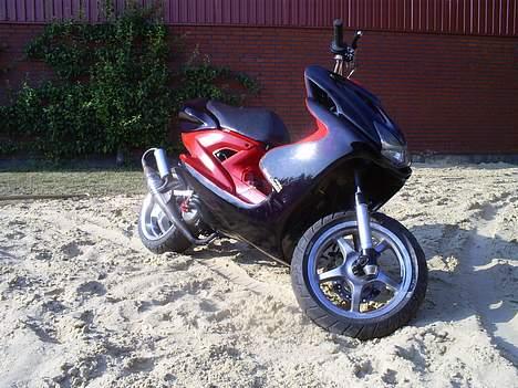 Yamaha aerox LC billede 2