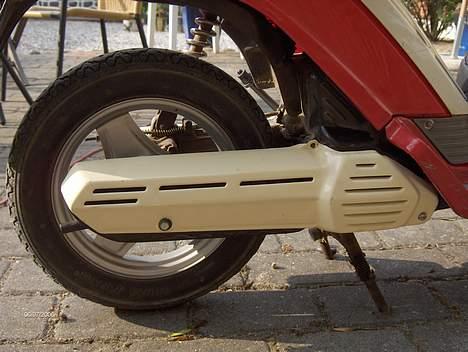 Yamaha Passola SA50 SOLGT - Udstødningen med skjold. billede 5