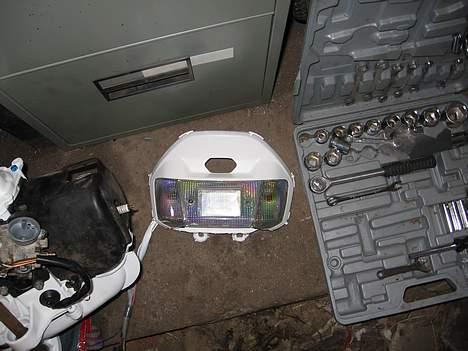 Yamaha jog fs - baglygte lakeret, med lazer glas og dioder monteret. billede 11