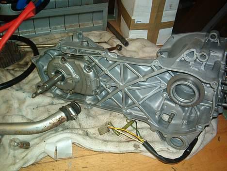 Yamaha jog fs - Motorblokken efter jeg har sandblæst den. billede 16