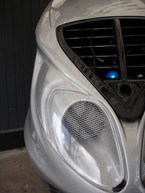 Piaggio Nrg mc3 SOLGT - Her er hun så for fra. Man kan lige skimte det blå lys i grillen, ser vildt lækkert ud om aftenen. Tjek også resten af team vsr ud på www.teamvsr.dk ud.... billede 1