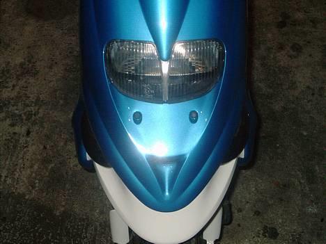 Gilera Stalker (Solgt) 8500,- - Tøsen´s nye front... Lakken ser meget mat ud men er helt ny og 3x klarlakeret billede 4