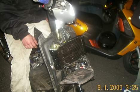 Yamaha jog LC - Aah.. benneds sonic i baggrunden... billede 3