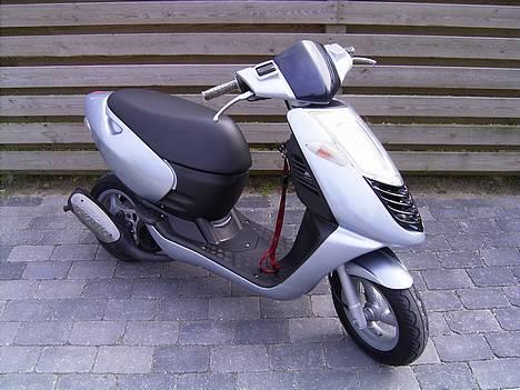Aprilia Sonic --SOLGT-- billede 4