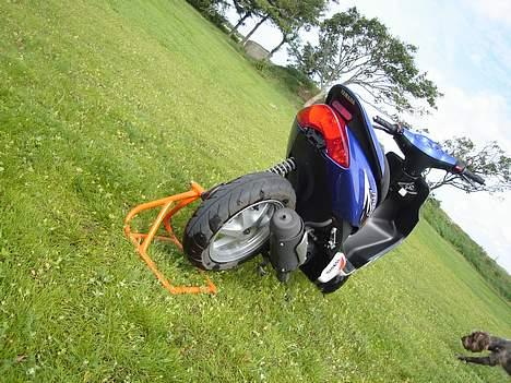 Yamaha jog R solgt - på pitstand billede 3