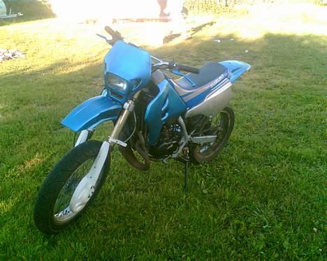 Piaggio Mine scooter gennem tiden - Så skulle bare eje en med Gear også. så byttede min Nrg Til til denne smx. som kører os skide godt.  billede 12