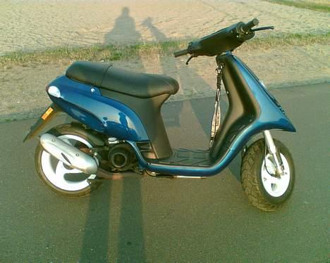 Piaggio Typhoon - mega nice.. (billede taget med telefon) Mangler stadig en forgaffel eller gaffel-ender!!! billede 10