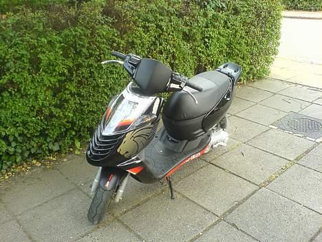 Aprilia Sonic SBK | Solgt - Jeg leger fotograf xD billede 1