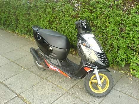 Aprilia Sonic SBK | Solgt - Jeg leger fotograf xD billede 4
