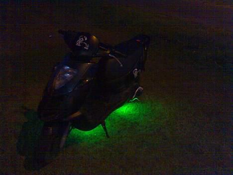 Aprilia Sonic GP - Solgt - Lyset under scooteren billede 4