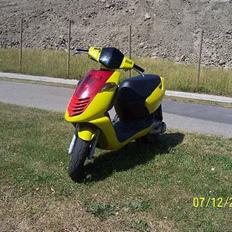 Aprilia Sonic Solgt.