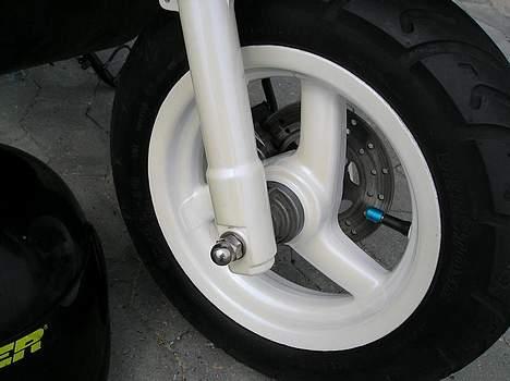 Yamaha Jog FS Perlemor - Sonic forgaffel @ Fælge lakeret creme hvid med blå perlemor billede 4