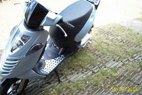Aprilia Sonic GP - SOLGT billede 4