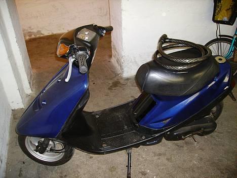Yamaha Jog AS - Solgt :'( - Her er så et billede af min scooter, før jeg stylede den :b billede 4
