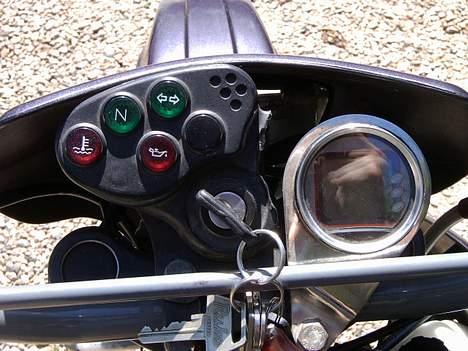 Suzuki ~ SmX ~  SOLGT  billede 3