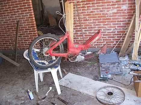 Puch Maxi k solgt - skal lige have taget pedalerne af!! :P billede 6