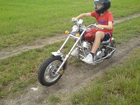 Kawasaki Yamaha, Honda ,Piaggo Osv - Min FEDE Chopper Rød tank Grå Sutter billede 8