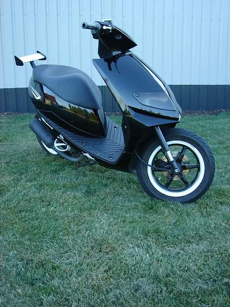 Suzuki Estilete - Her kan man se den tonet forlygte. (gammelt billed) billede 4