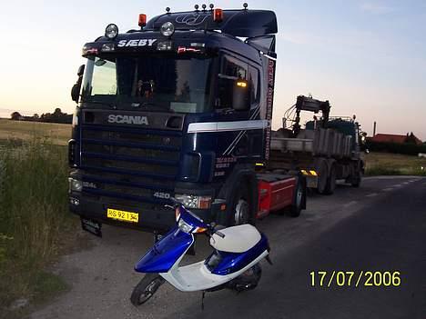 Yamaha Jog BYTTET TIL SSM - Sammen med en lastbil der passede med farven :P billede 14