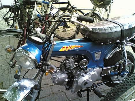 Honda skyteam ST50 DAX billede 3