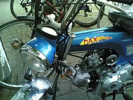 Honda skyteam ST50 DAX billede 4