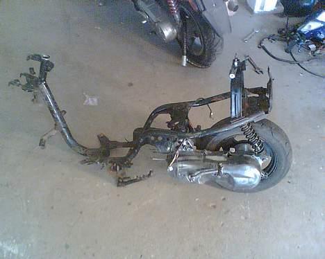 Yamaha Jog AS (solgt) - i starten . billede 1