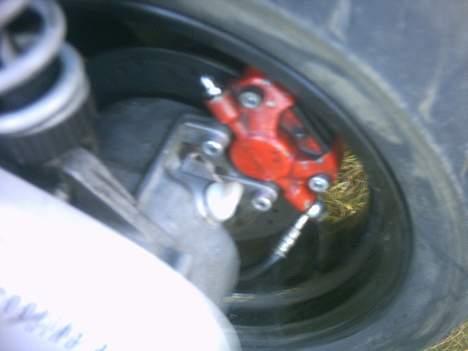 Malaguti Firefox F15 - Rigtige mænd, kører med skivebremser for og bag :D billede 8