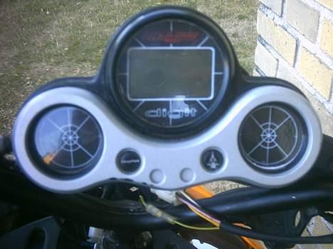 Malaguti Firefox F15 - Digitalt spedoometer. God stil :P billede 10