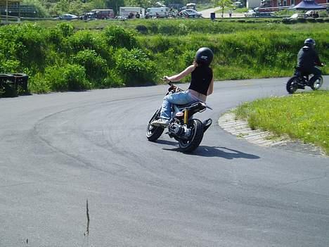 Suzuki Street Magic  - Til Løvel træffet den 1o Juni . Yeeesh , stille og rolig ;P billede 19