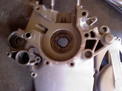 Yamaha Aerox / Projekt. - Skodlakeren, der har lakeret mit krumtapshus, selvom jeg fortalte dem at motoren _IKKE_ skulle lakeres invendig. suk billede 11