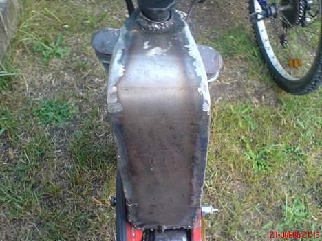 Vespa Ciao - hehe min nye tank den er for fed man billede 10
