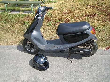 Yamaha jog space ( Projekt ) - fra siden + min nye hjelm billede 9