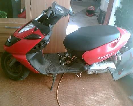 Aprilia Sonic - Billed som den står nu !!!!!!!!!!!!!!! Efter politiet havde taget den ! Kan køre !!!! billede 9