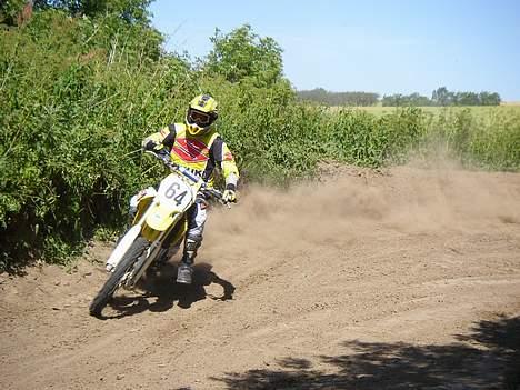 Suzuki RM 85 SOLGT - mig på den anden billede 13