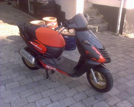 Aprilia Sonic Savner dig :') - Den står sådan, bare uden stickers billede 1