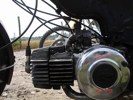 Puch 2 gear SOLGT - blank motor.. (næsten da) billede 3