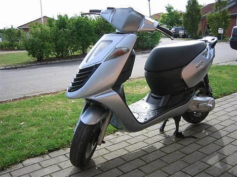 Aprilia Sonic - Solgt! billede 1