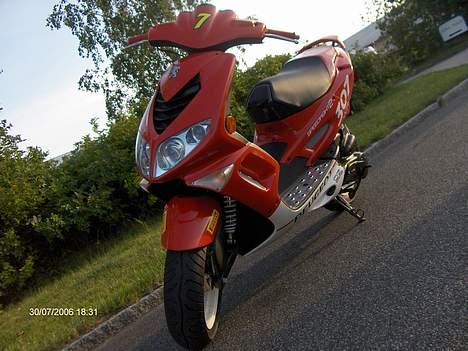 Peugeot Speedfight 2 06 (byttet) - gammelt billed, næsten da jeg havde fået den . billede 1
