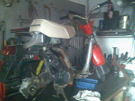 Honda Melody (SOLGT) - .. mens den er under ombygning billede 2