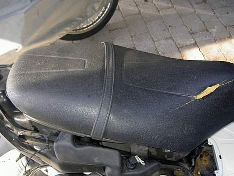 Piaggio NRG - solgt :'( - lidt smadret, men får snart nyt hvidt betræk på =) billede 16