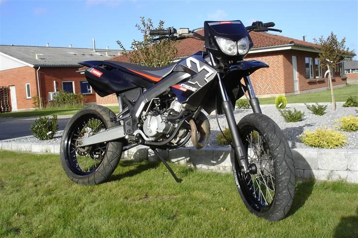 Derbi senda SM50.  SOLGT. - ER HUN IKKE DEJLIG. billede 1