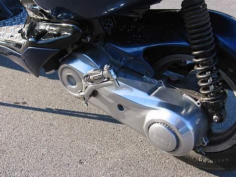 Aprilia Sonic GP AC - SOLGT - Poleret kickstartskjold, lækkert nok ;) billede 3