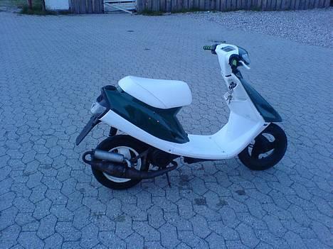 Yamaha Jog FS <33 Solgt - Synes selv det er et af de bedste billeder jeg har bare ærgeligt at den hvide forfælg ikke er på  billede 1