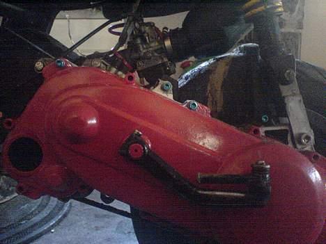 Piaggio zip :D solgt !!! - hævet 8cm.:P så motoren er list skrå.. billede 3
