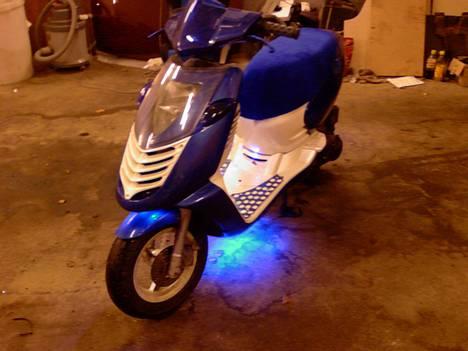 Aprilia †Byttet til RMX 12-05-07† - Sådan som den står nu :D 7/12/06 billede 1