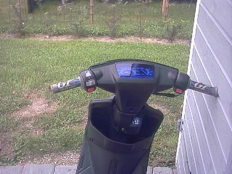 Yamaha jog (SOLGT) billede 4