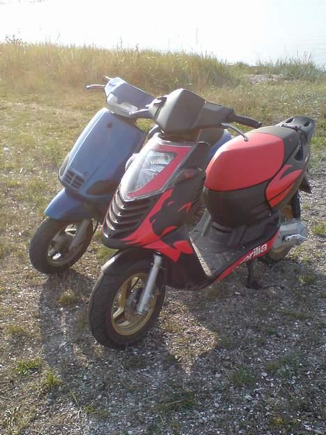 Aprilia Sonic SOLGT - Min og vens scooter :D billede 3